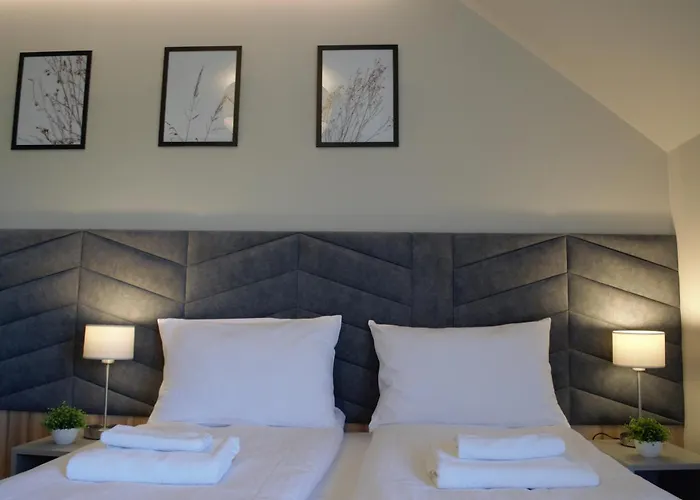 & Krakowska بيت ضيافة 3*