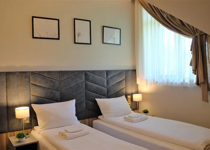 & Krakowska بيت ضيافة