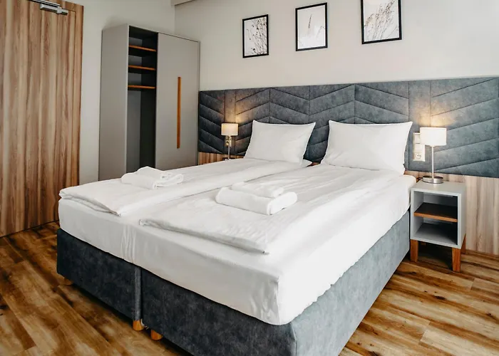 & Krakowska بيت ضيافة 3*